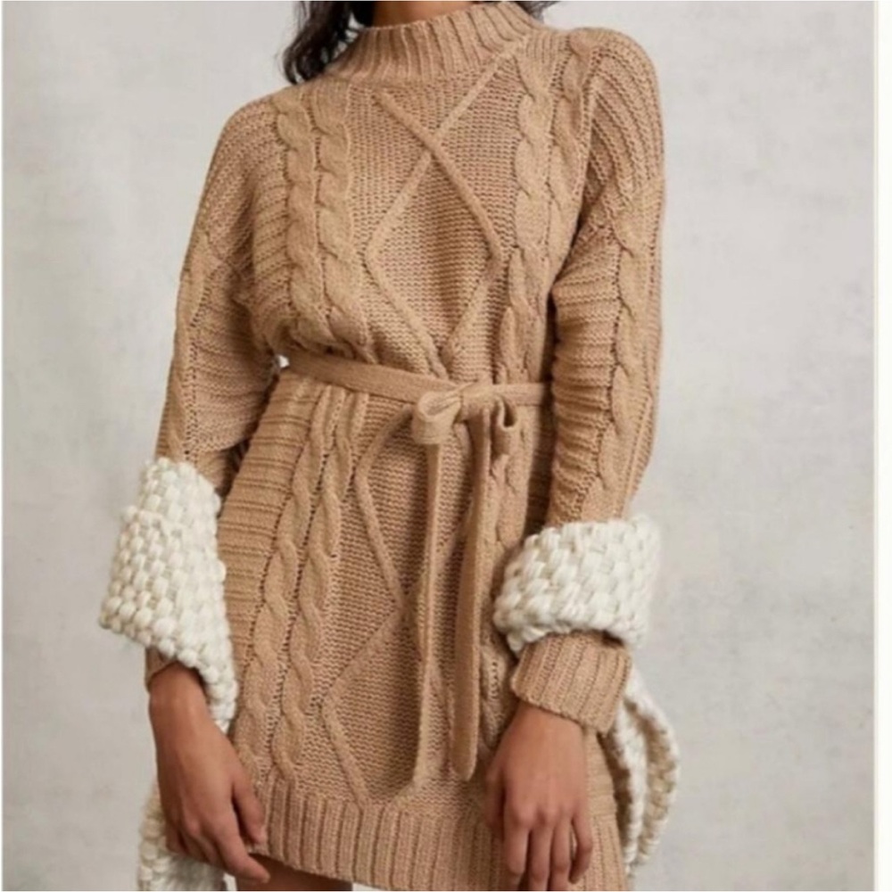 VGUC Chunky Knit Sweater Dress with Belt Size S